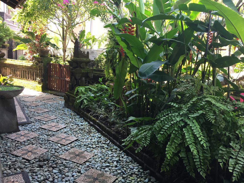 Puri Bayu Guest house *